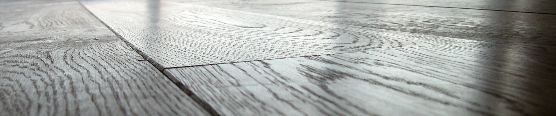 podłogi drewniane z drewna dąb